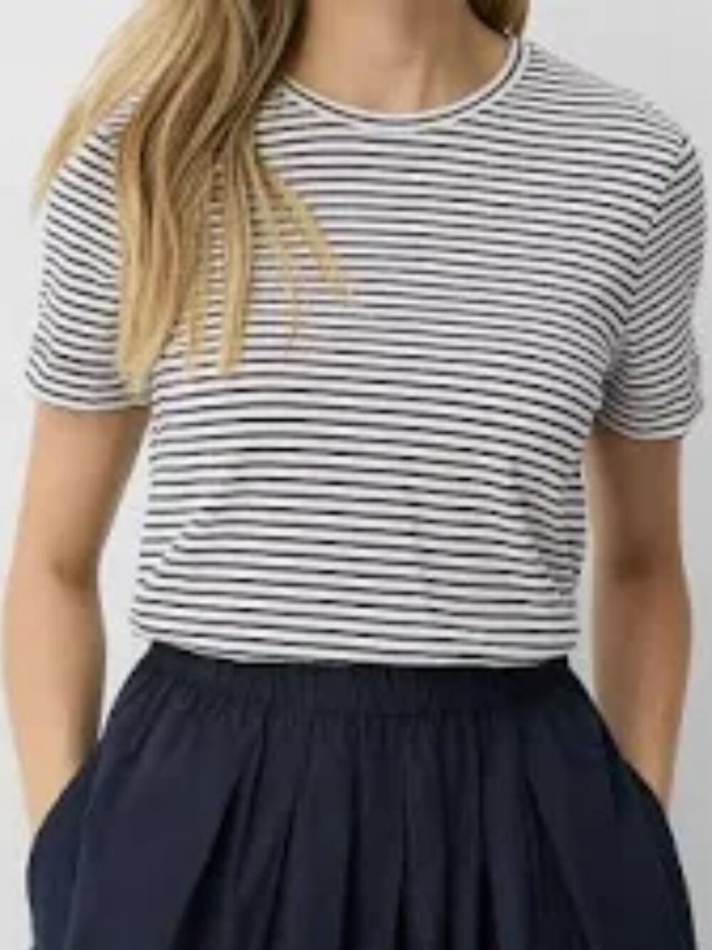 Pre-Loved Splendid White Cropped Tee with Black/Blue Stripes